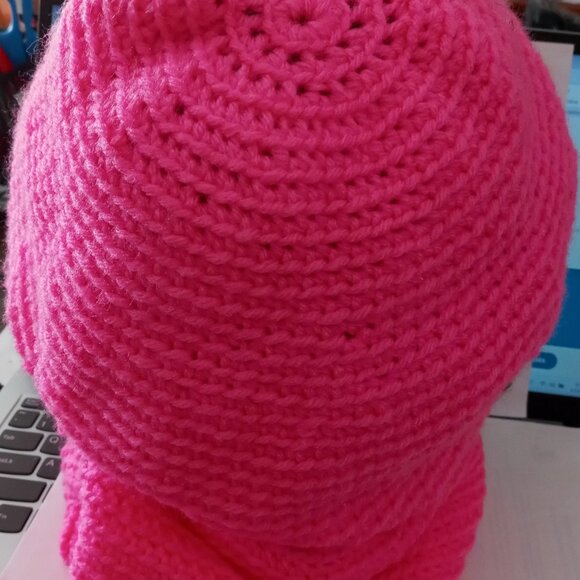 BEENIE with PEAK & NECK SCARF - Picture 4 of 4